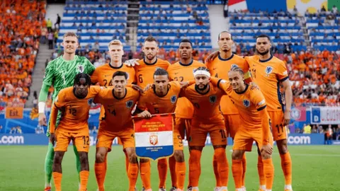 任俊霏邢珈宁冰舞搭档荣获第31名佳绩